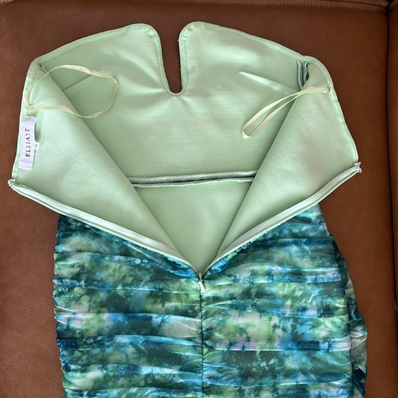 Elliatt Strapless dress size Medium Larkspur printed Mesh U-Wire bodycon rouched - Picture 7 of 15